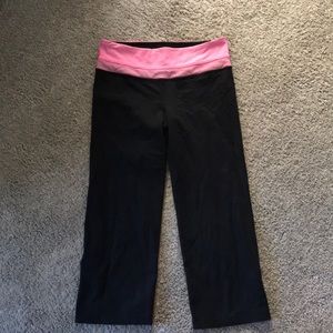 Black cropped wide leg yoga pants
